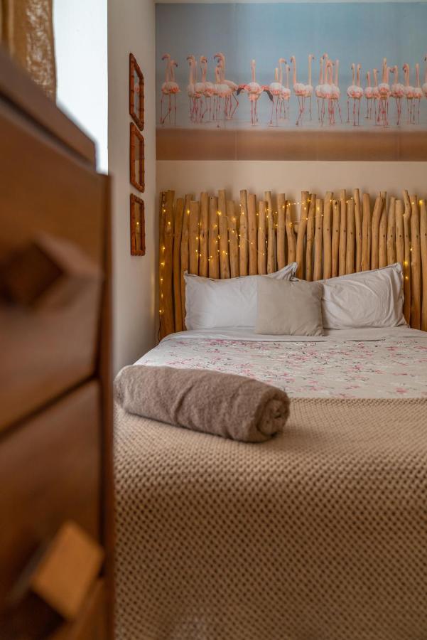 Une Nuit à Nîmes - Cabane Camarguaise dans l'écusson Exterior foto