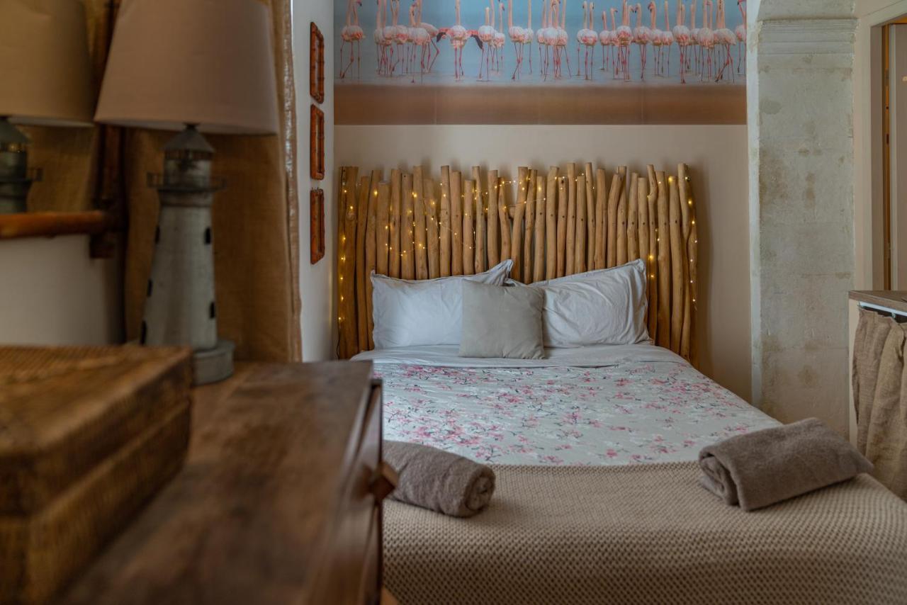 Une Nuit à Nîmes - Cabane Camarguaise dans l'écusson Exterior foto